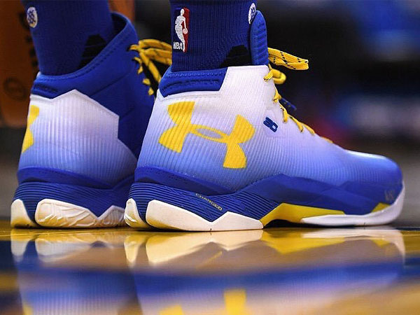 アンダーアーマー Curry2.5-